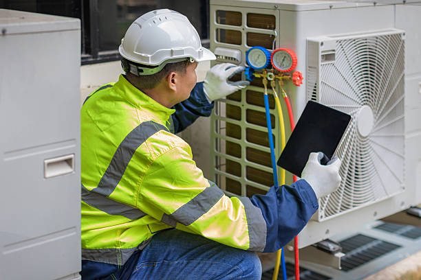 Professional Hvac technician working in Highwood, IL